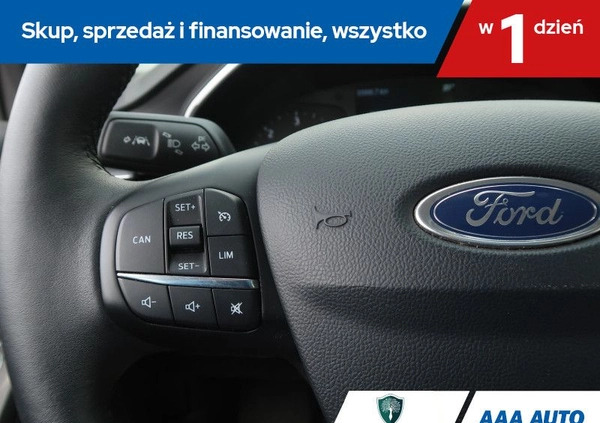 Ford Focus cena 70000 przebieg: 33993, rok produkcji 2019 z Nałęczów małe 172